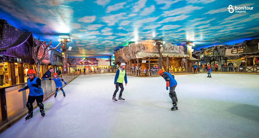 Snowland: divirta-se no parque de neve indoor