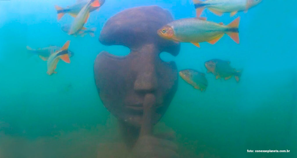 Primeiro museu subaquático de água doce do mundo, localizado na Nascente Azul 