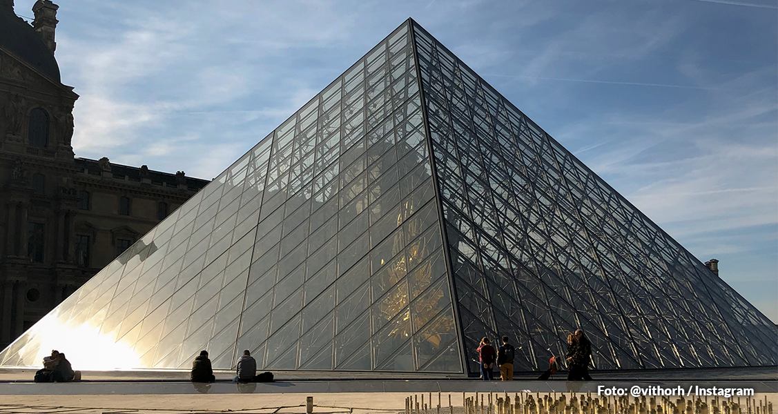  Museu do Louvre - Paris, França 